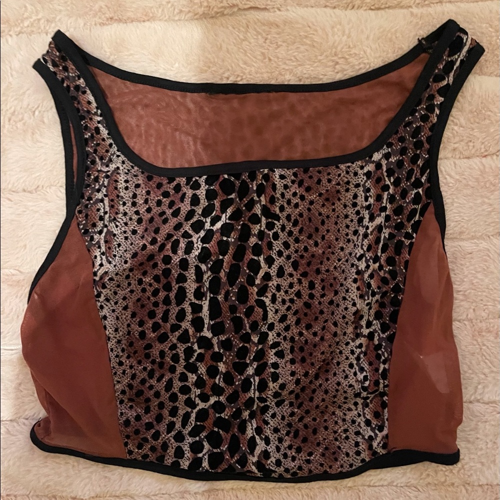 Crop top